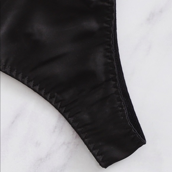 💋Appliqués Lingerie Set - Picture 3 of 6